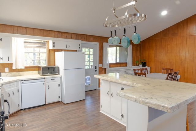 105 Country Club Road, Florence, MS 39073