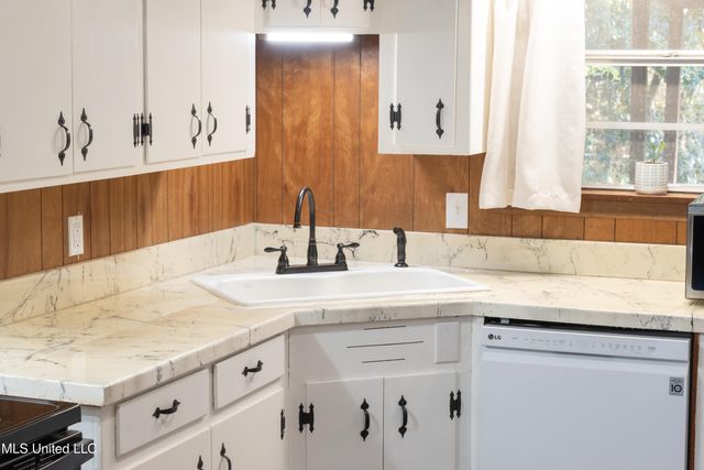 105 Country Club Road, Florence, MS 39073