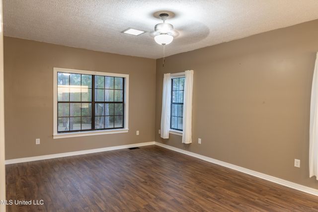 105 Country Club Road, Florence, MS 39073