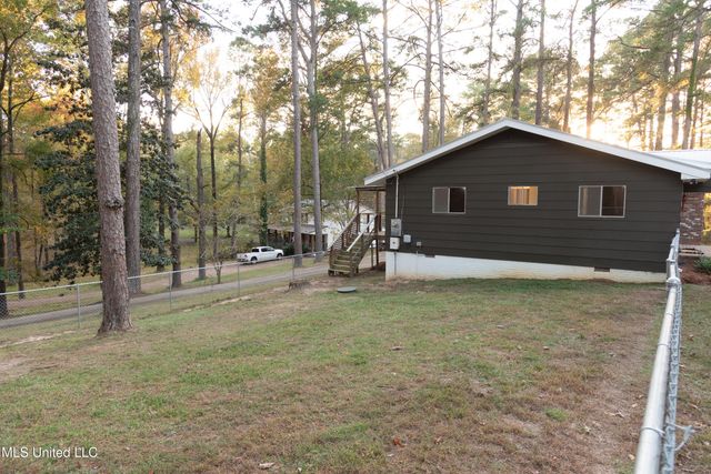 105 Country Club Road, Florence, MS 39073