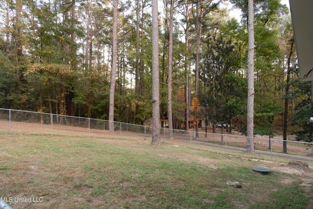 105 Country Club Road, Florence, MS 39073