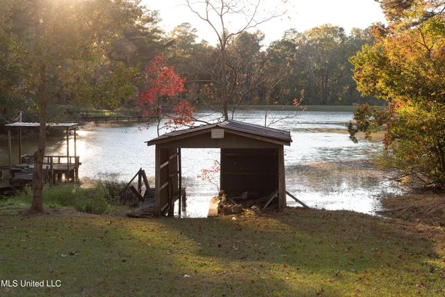 105 Country Club Road, Florence, MS 39073