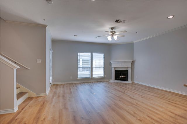 2415 Stutz Drive C, Dallas, TX 75235