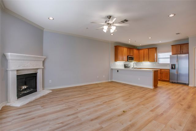 2415 Stutz Drive C, Dallas, TX 75235