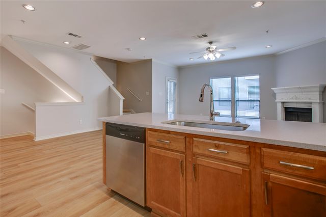 2415 Stutz Drive C, Dallas, TX 75235