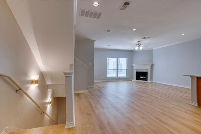 2415 Stutz Drive C, Dallas, TX 75235