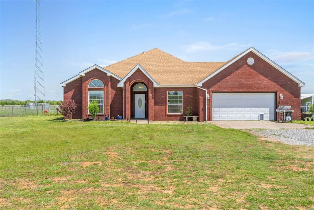 Image 1 of property listing at 168466 9 Mile Road, Duncan, OK 73534