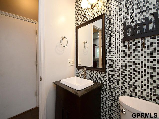 16130 Parker Street, Omaha, NE 68118