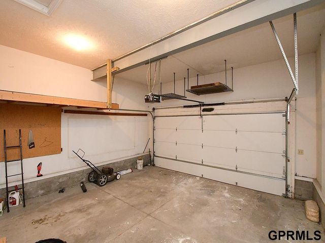 16130 Parker Street, Omaha, NE 68118