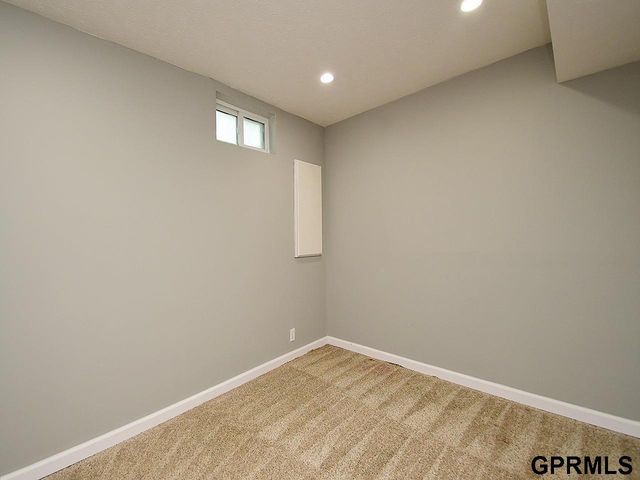 16130 Parker Street, Omaha, NE 68118