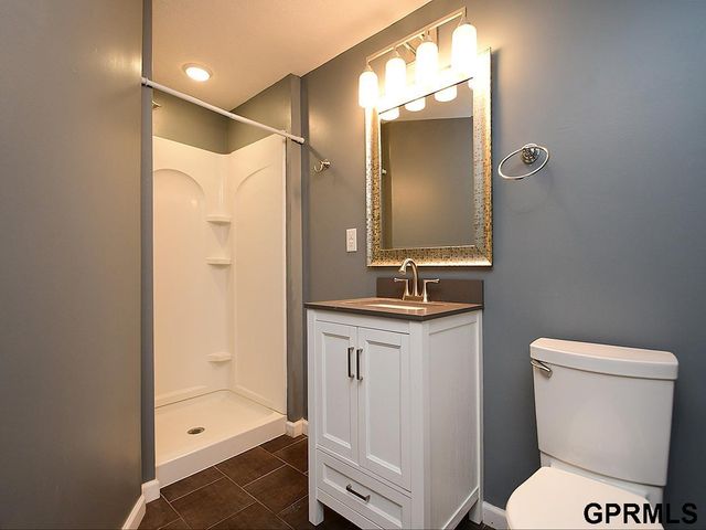 16130 Parker Street, Omaha, NE 68118