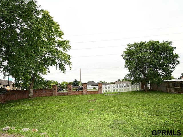 16130 Parker Street, Omaha, NE 68118