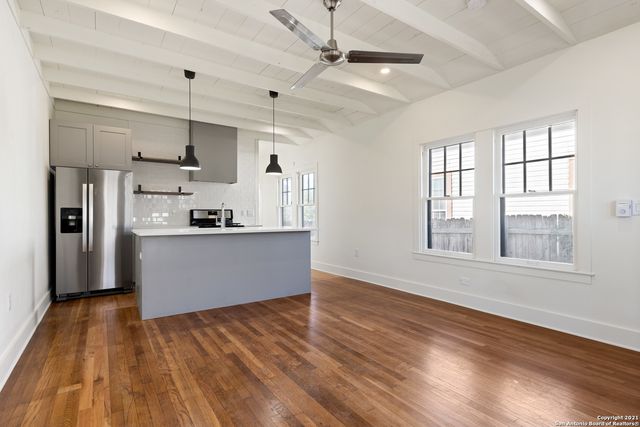 911 mesquite, San Antonio, TX 78202