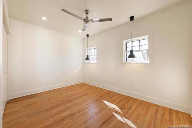 911 mesquite, San Antonio, TX 78202