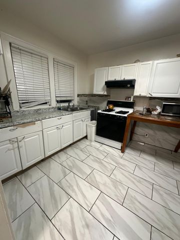 8671 Smart Street, Detroit, MI 48210