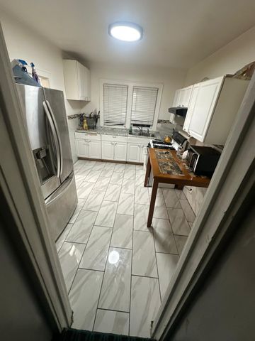 8671 Smart Street, Detroit, MI 48210