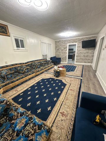 8671 Smart Street, Detroit, MI 48210