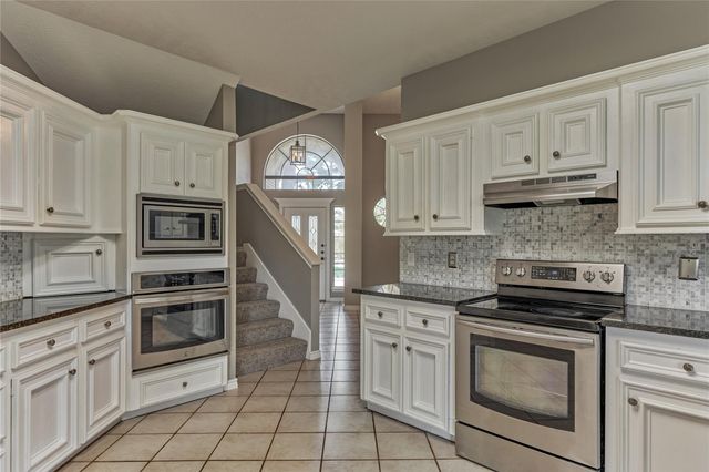 13707 Fountainview Drive, Montgomery, TX 77356