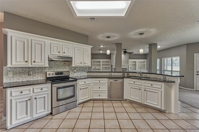 13707 Fountainview Drive, Montgomery, TX 77356