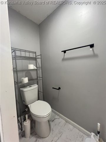 726 Lower Donnally Road, Charleston, WV 25304