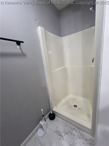 726 Lower Donnally Road, Charleston, WV 25304