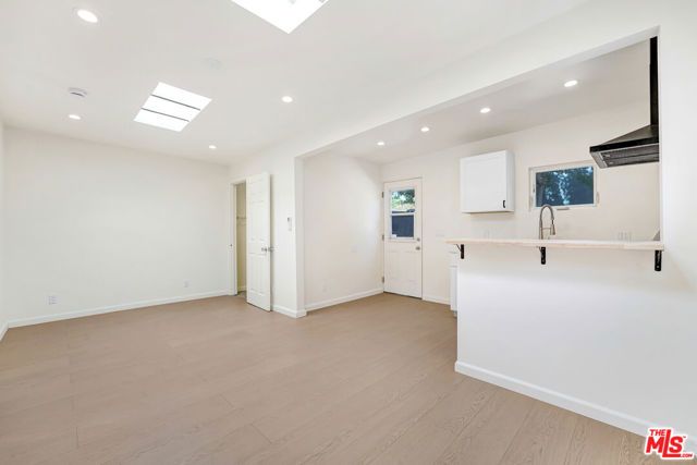 5129 Overland Avenue, Culver City, CA 90230