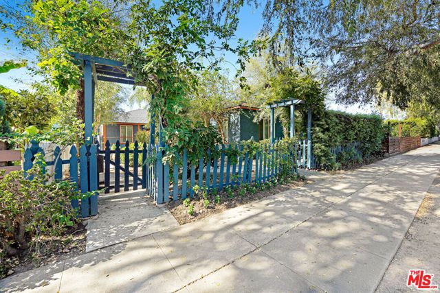 5129 Overland Avenue, Culver City, CA 90230