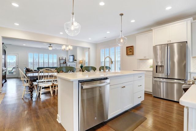 5498 Abbe Wood Drive, Newburgh, IN 47630