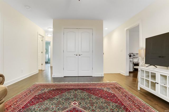 5498 Abbe Wood Drive, Newburgh, IN 47630