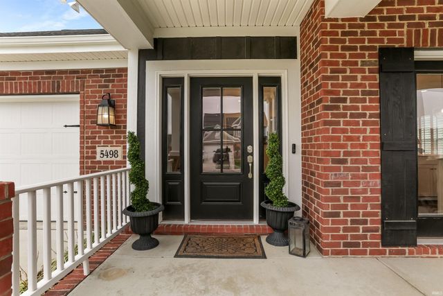 5498 Abbe Wood Drive, Newburgh, IN 47630