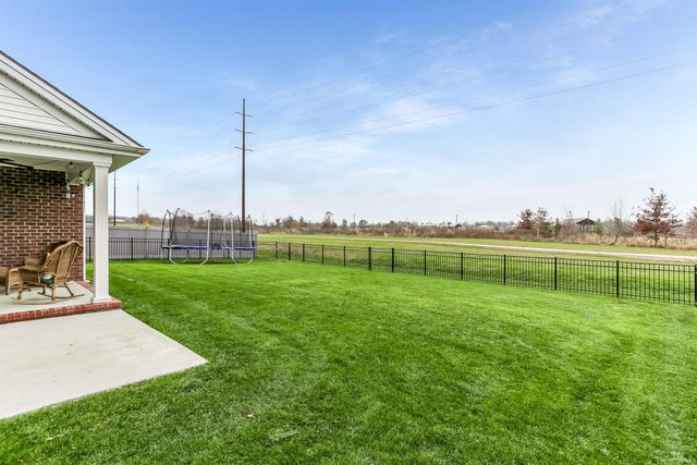 5498 Abbe Wood Drive, Newburgh, IN 47630