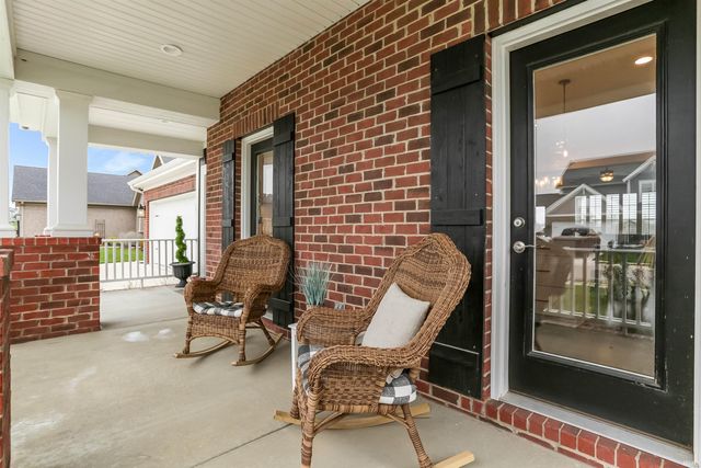 5498 Abbe Wood Drive, Newburgh, IN 47630