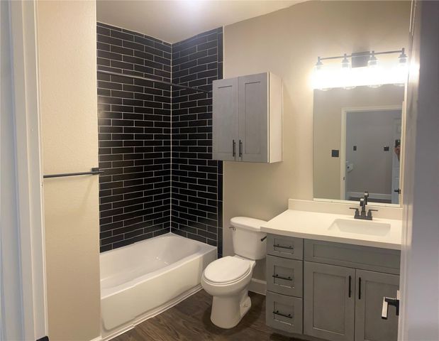 62 Woodland Hills Drive D, Conroe, TX 77303