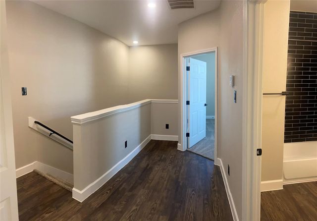 62 Woodland Hills Drive D, Conroe, TX 77303