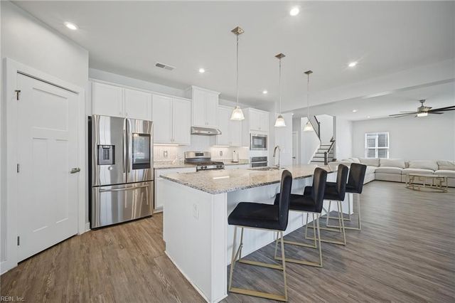 732 Colonel Byrd ST, Chesapeake, VA 23323