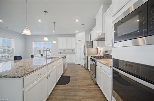 732 Colonel Byrd ST, Chesapeake, VA 23323
