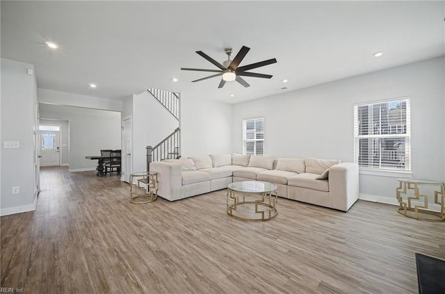 732 Colonel Byrd ST, Chesapeake, VA 23323