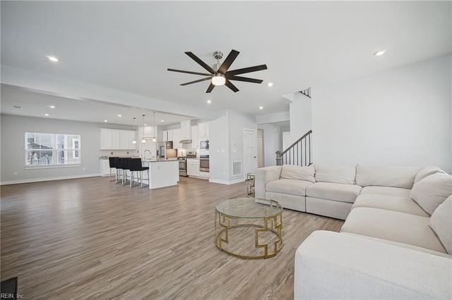 732 Colonel Byrd ST, Chesapeake, VA 23323