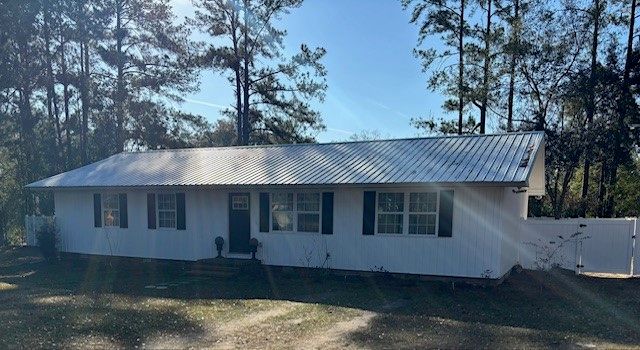 517 Lazy Lane, Blackshear, GA 31516