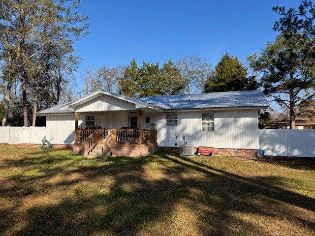 517 Lazy Lane, Blackshear, GA 31516