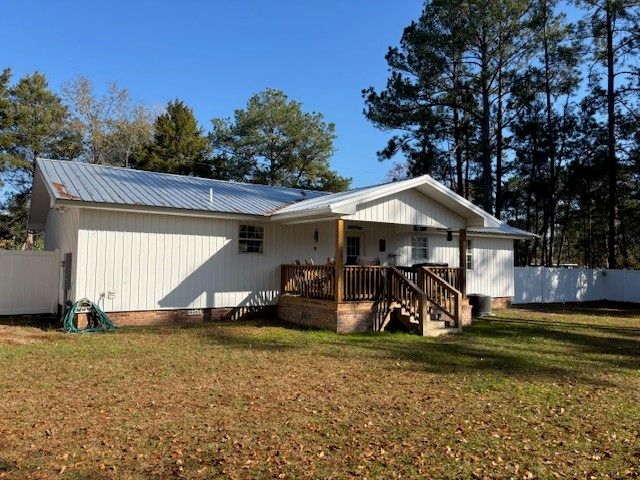 517 Lazy Lane, Blackshear, GA 31516