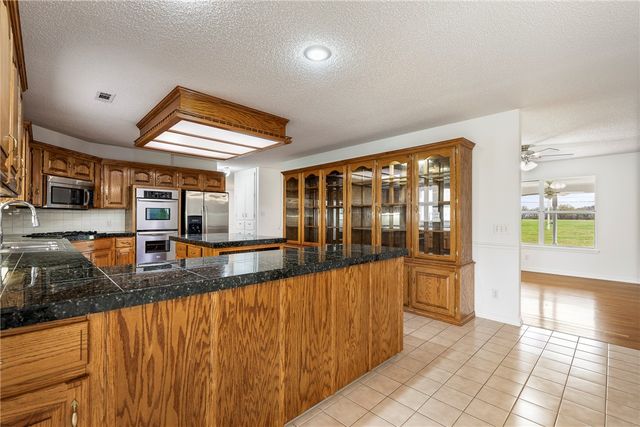 7665 W Wedington Drive, Fayetteville, AR 72704