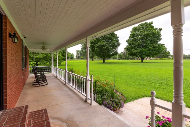 7665 W Wedington Drive, Fayetteville, AR 72704