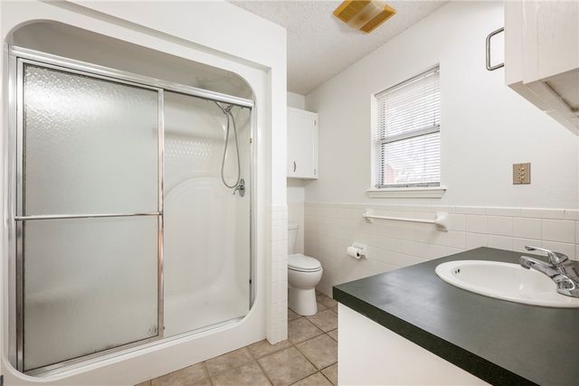7665 W Wedington Drive, Fayetteville, AR 72704