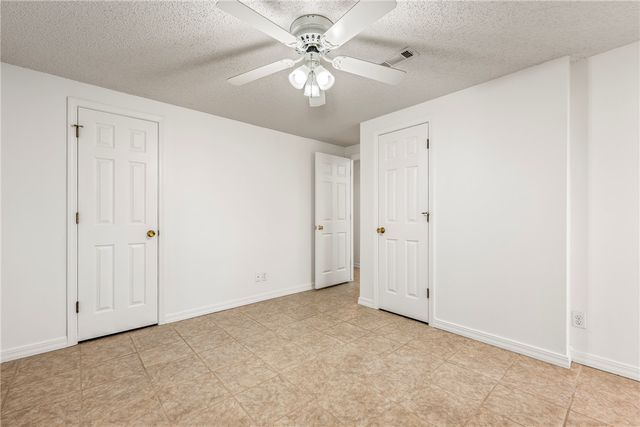 7665 W Wedington Drive, Fayetteville, AR 72704