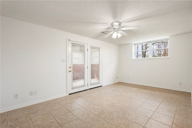 7665 W Wedington Drive, Fayetteville, AR 72704