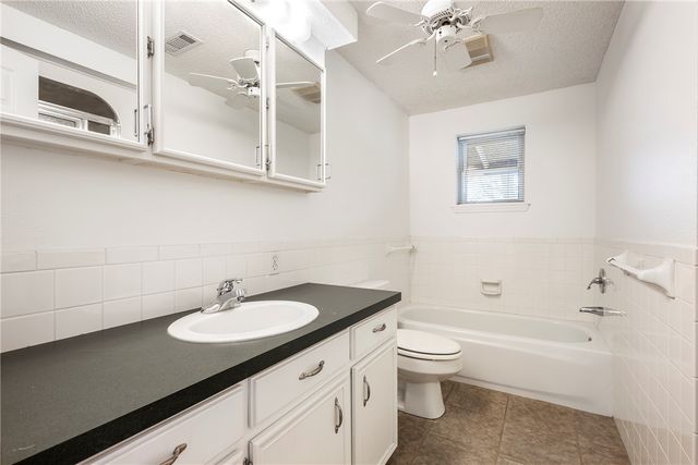 7665 W Wedington Drive, Fayetteville, AR 72704