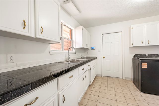 7665 W Wedington Drive, Fayetteville, AR 72704