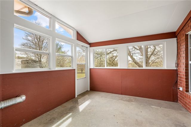 7665 W Wedington Drive, Fayetteville, AR 72704