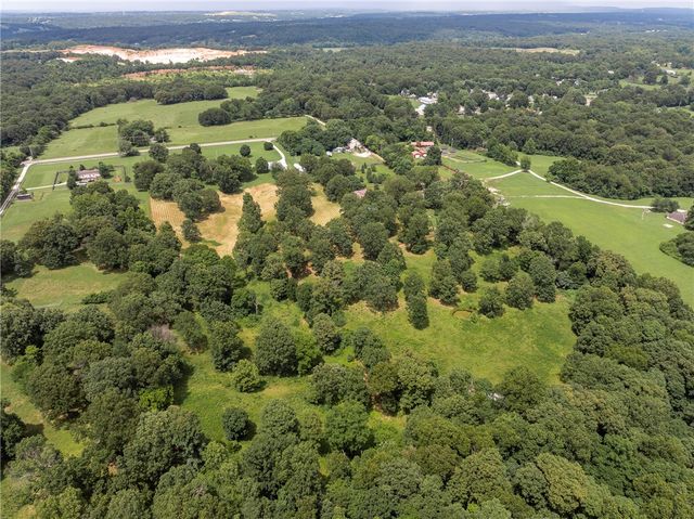 7665 W Wedington Drive, Fayetteville, AR 72704